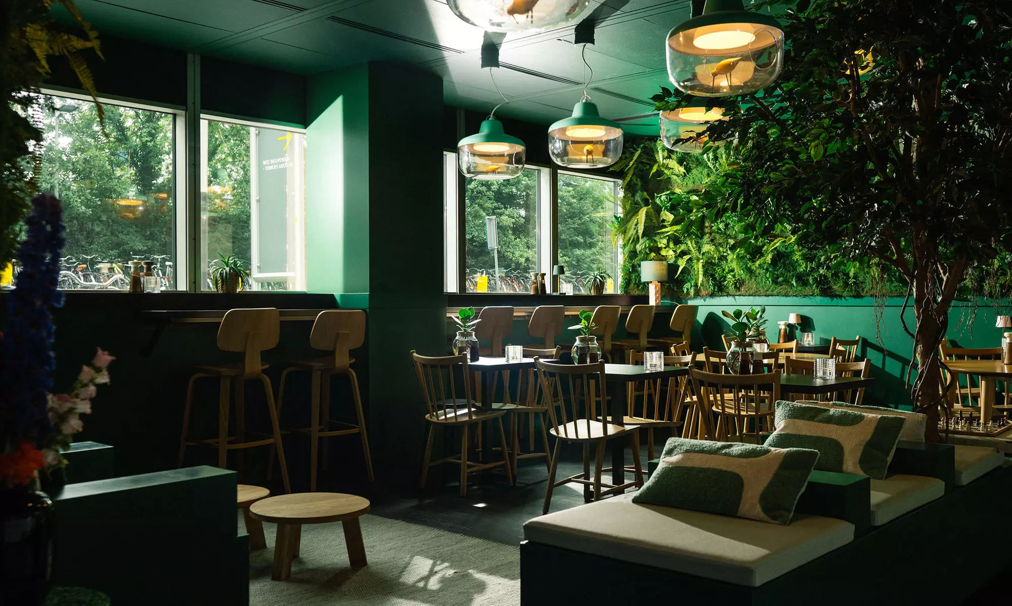 Amsterdam-Zuid: Standard or Large Double Room for 2 People