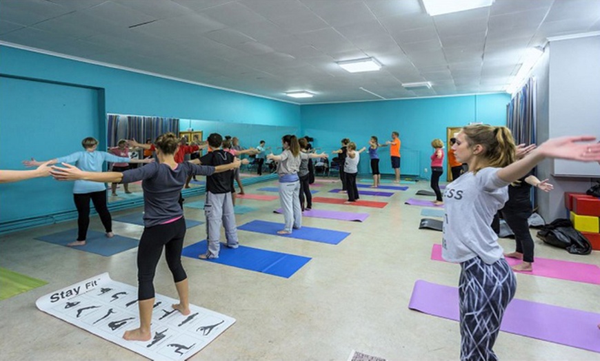 Image 1: 1 à 3 séances de yoga