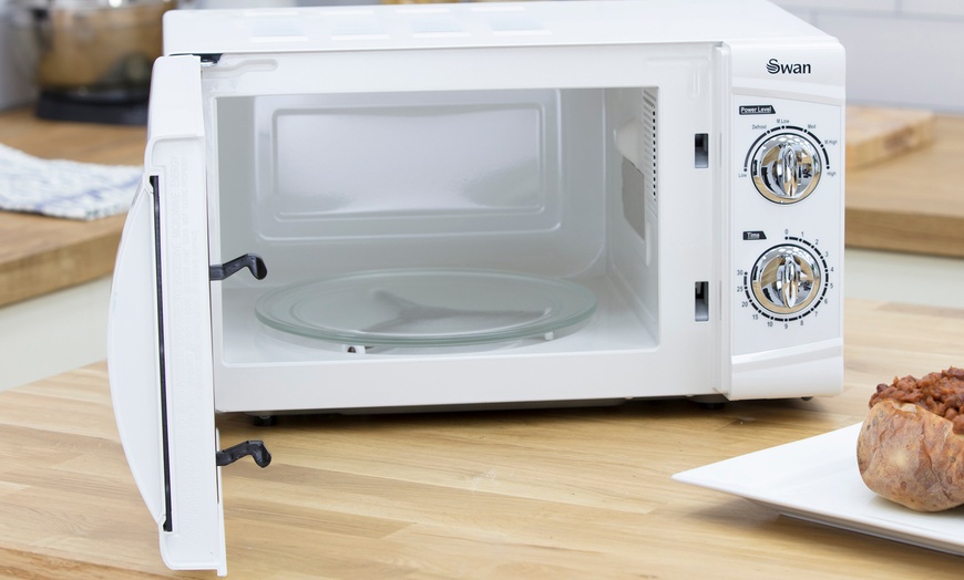 Image 2: Swan Microwave