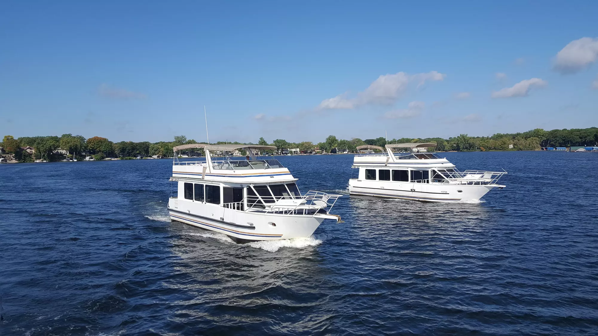 Sightseeing or Dinner Cruise Abroad the Luxurious Paradise Yachts