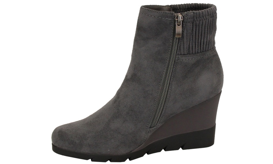 Image 7: Wedge Heel Ankle Boots