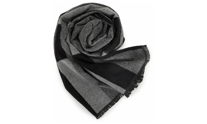 Image 7: Men's Plaid Winter Scarf Warm and Stylish Scarf