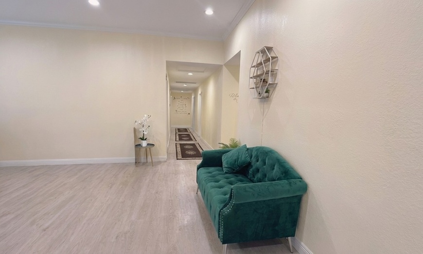 Image 6: 60 Min Aroma Therapy or Thai Massage with Hot Stone Enhancement