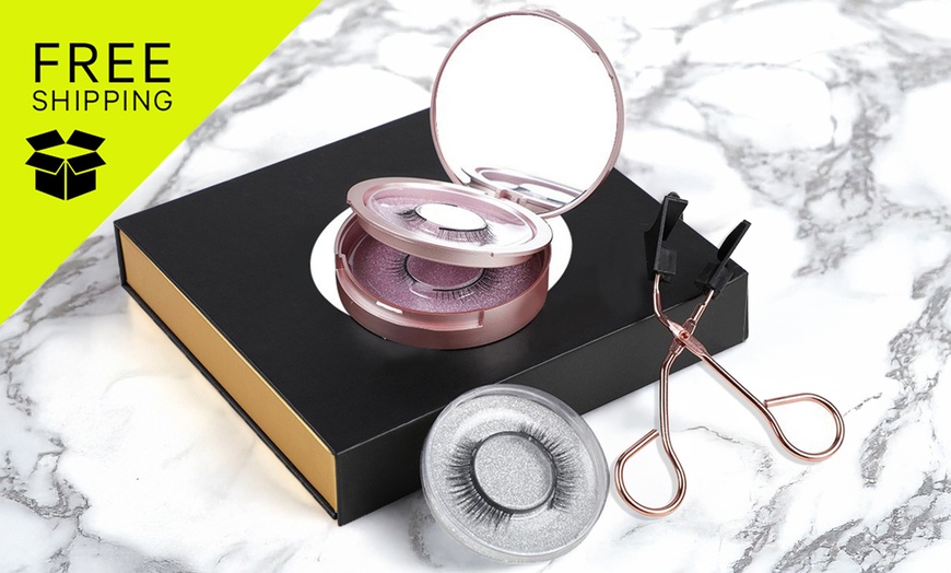 Image 1: Three Pairs of Magnetic Glue-Free Eyelash Kit