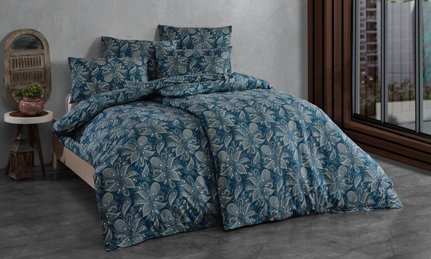 Image 1: Printed Bed Set