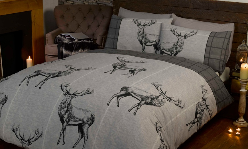 Image 2: Winter Collection Duvet Sets