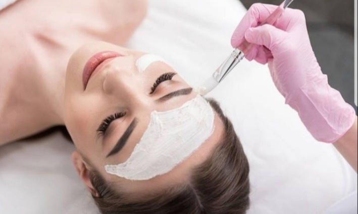 Combo Microdermabrasion and Dermaplaning for Glowing Skin
