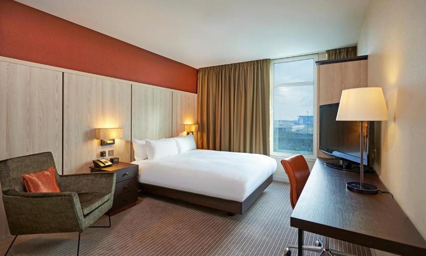 Image 3: Up to 11% Off London: City Break 4* Doubletree by Hilton Excel