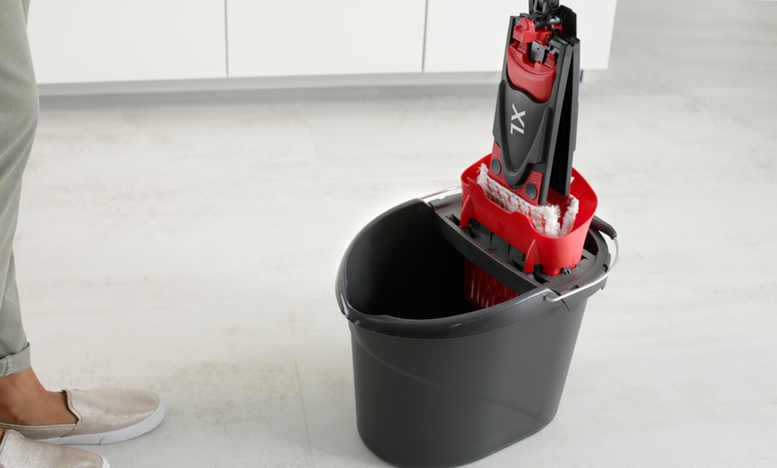 Image 13: Vileda 2 in 1 Mop and Bucket Set