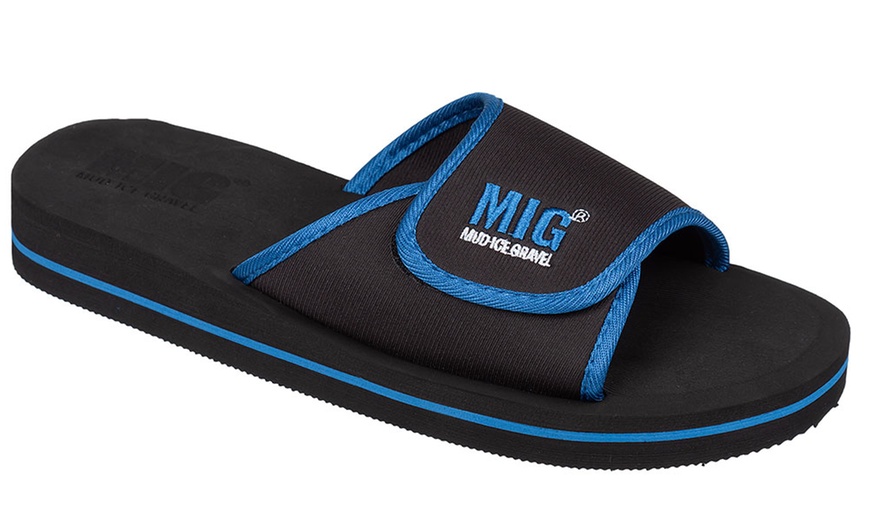 Image 18: Men's Waterproof Beach Flip Flops