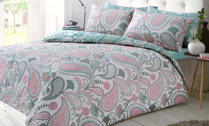 Image 10: Bold Paisley Duvet Cover Sets