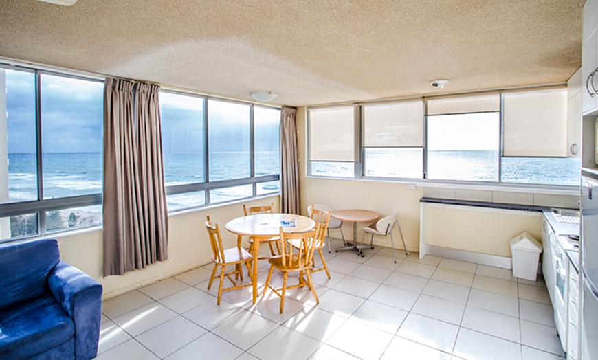 Image 4: Surfers Paradise: 3N Beach Stay