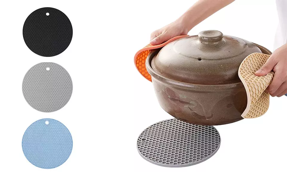 1x oder 2x hitzebeständiger und rutschfester Silikon-Untersetzer in Schwarz, Blau oder Grau - Primary Image