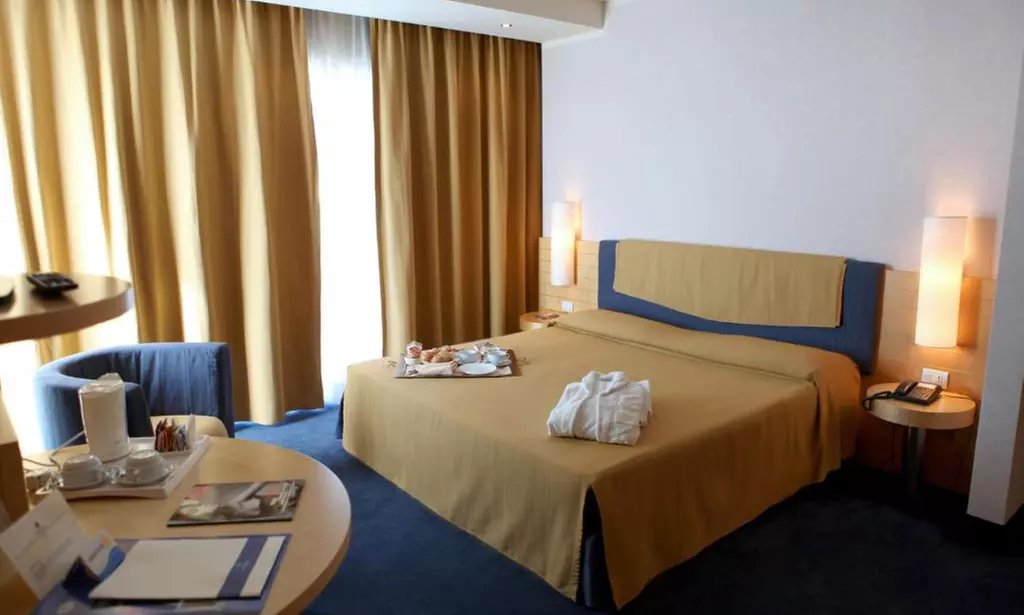 Puglia 4*: camera matrimoniale con colazione, mezza pensione e Spa