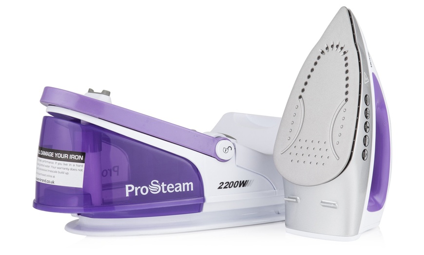 Image 3: Swan 2200W Steam Generator Iron