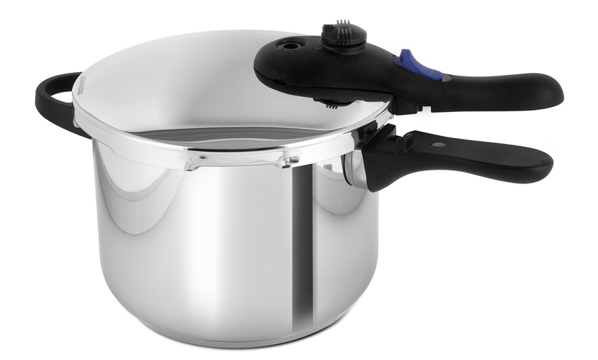 Image 3: Morphy Richards Pressure Cooker