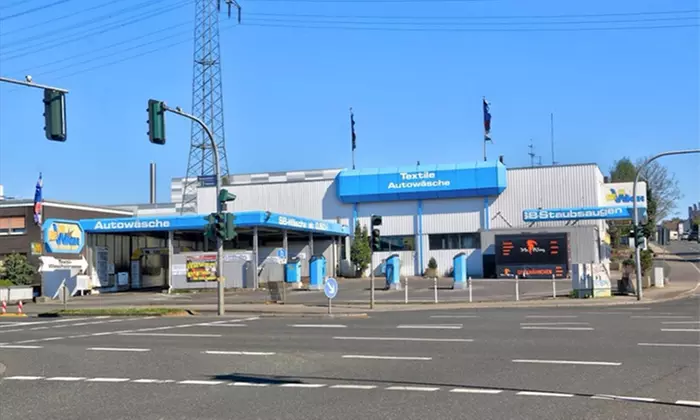 Basiswäsche für 1 PKW opt. + Felgenreinigung usw. oder Premium-Wäsche