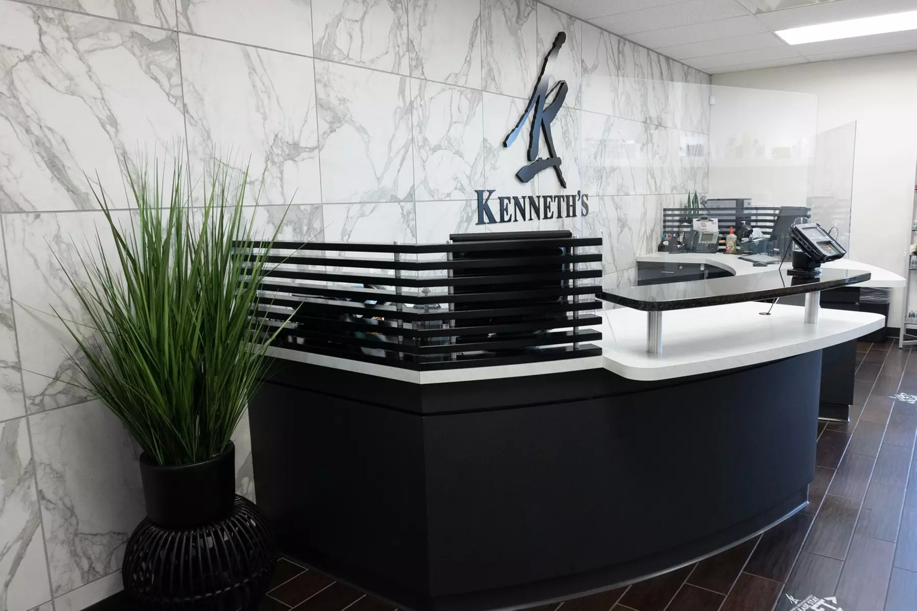 Enjoy Award-Winning Hair Services of Your Choice From Top Specialists