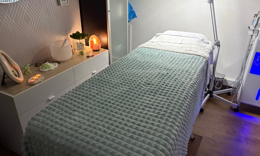 Image 2: Masaje facial relajante, limpieza coreana o ambas para 1 persona