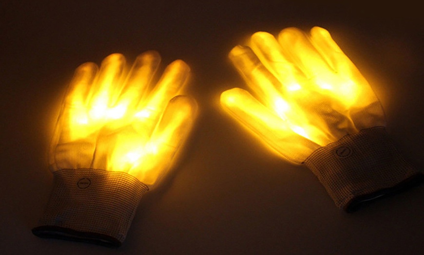 Image 7: Light up Skeleton Gloves 