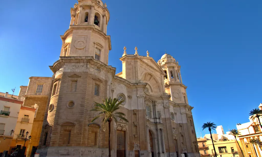 Cádiz: hasta 7 noches con desayuno y late check-out