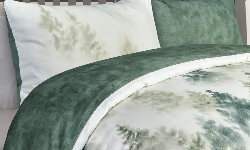 Image 12: Super Soft Reversible Misty Forest Duvet Set 