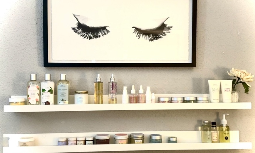 Image 3: 60, or 90-Min Oxygen Glow Facial infused w/ custom aromatherapy & More