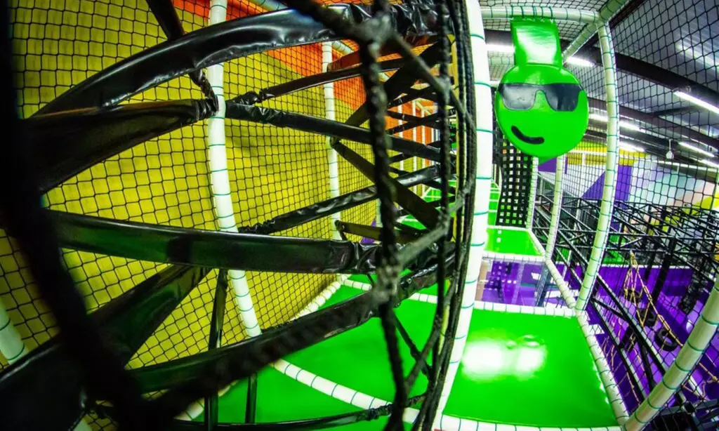 Całodniowe wejście do bawialni dla 1 dziecka z opiekunem