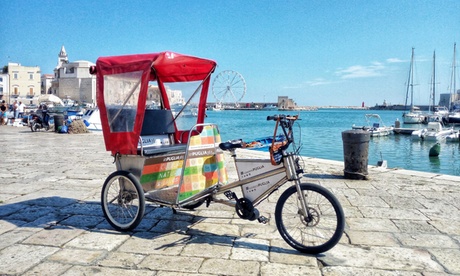 Tour di Trani in risciò con aperitivo o degustazione per 2 persone con Turisti in Puglia (sconto fino a 67%)