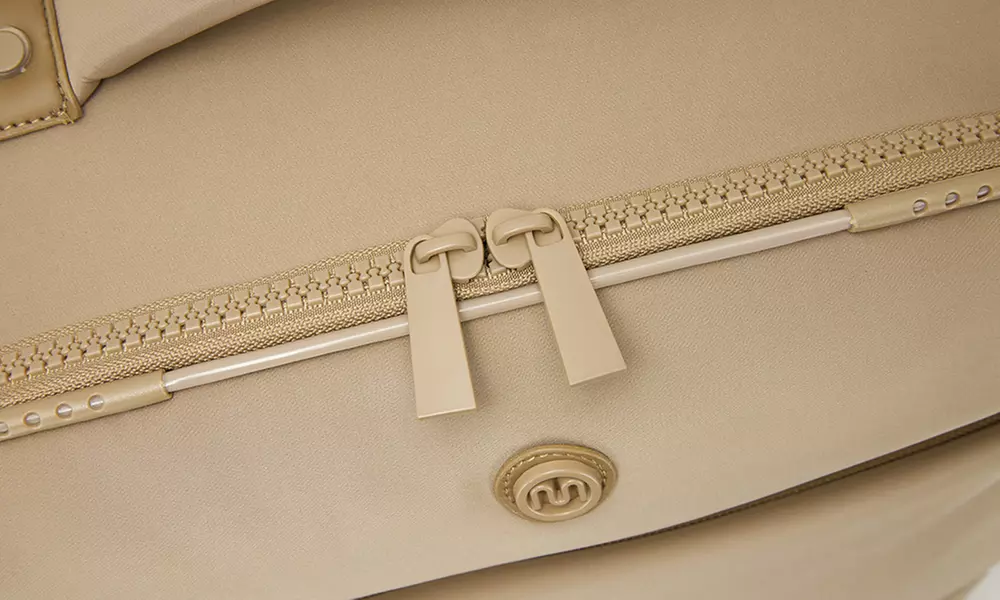 Valigia leggera in tessuto morbido da 20 pollici