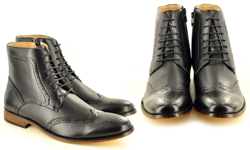 Image 3: Men's Round Toe Brogue Boots