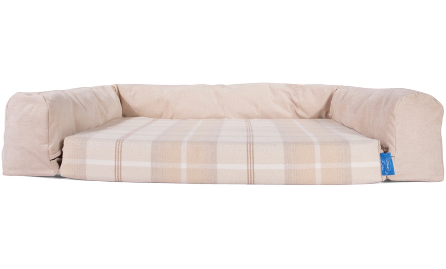 Image 14: Silentnight Dog Bed