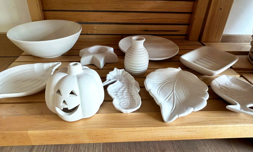 Image 11: Talleres de pintura en cerámica con opción a bebida para 1 o 2