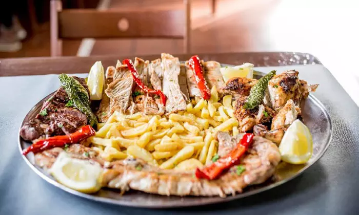 Menú de parrillada de carne o mariscada para 2 en Tasca Las Dehesas