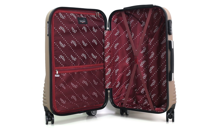 Image 7: Set of Three Suitcases