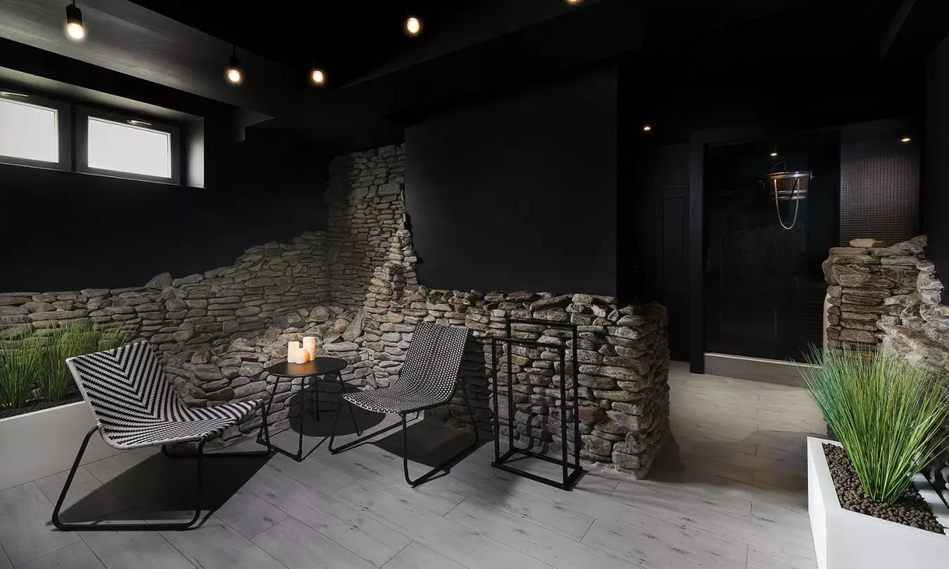 Pakiet day spa relaksacyjny z masażem, jacuzzi i więcej