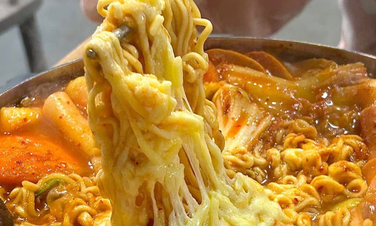 Únete al trend: prueba el hot pot coreano en Macha Mochi