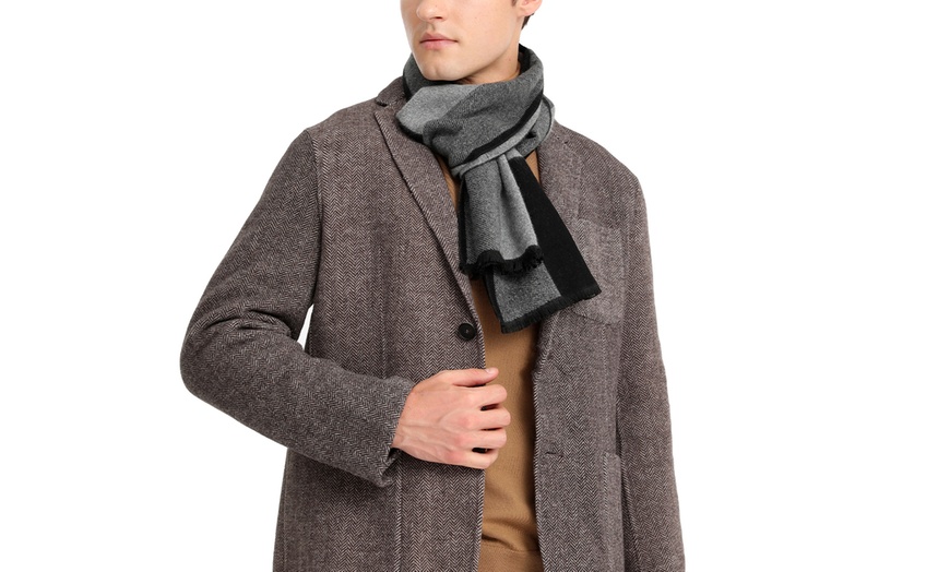 Image 2: Men's Plaid Winter Scarf Warm and Stylish Scarf