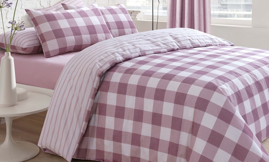 Image 8: Easy Care Duvet Set
