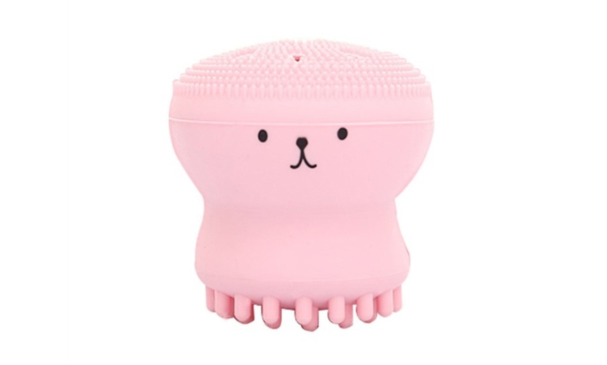 Image 2: Small Octopus Facial Cleaning Brush