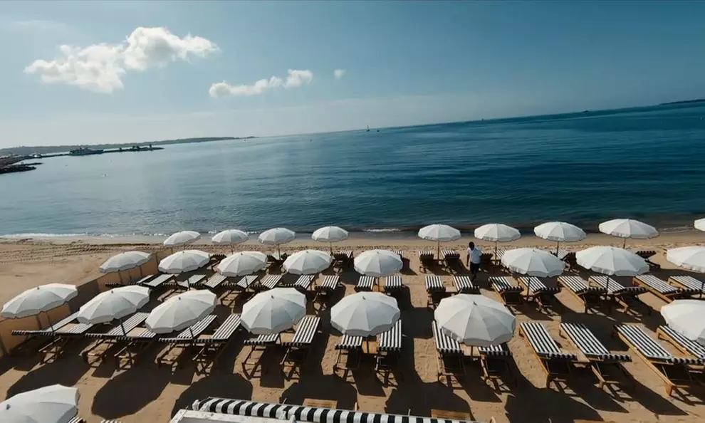 Journée en plage privée au Restaurant Plage Les Cabines