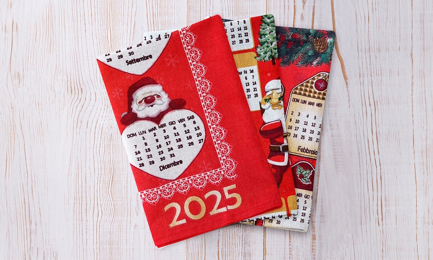 Image 1: Set di 6 strofinacci natalizi con calendario 2025