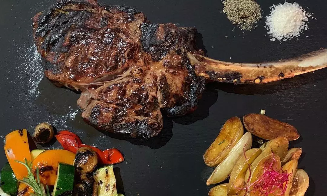 3-Gänge-Steak-Menü mit 900 Gramm saftigem Tomahawk für 2 o. 4 Personen