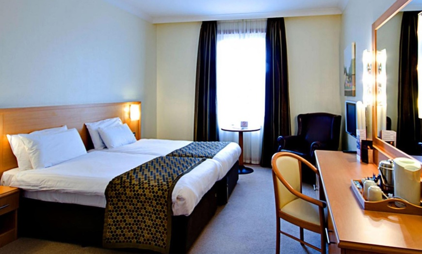 Image 4: Ballina: 1- or 2-Night 4* Leisure Break