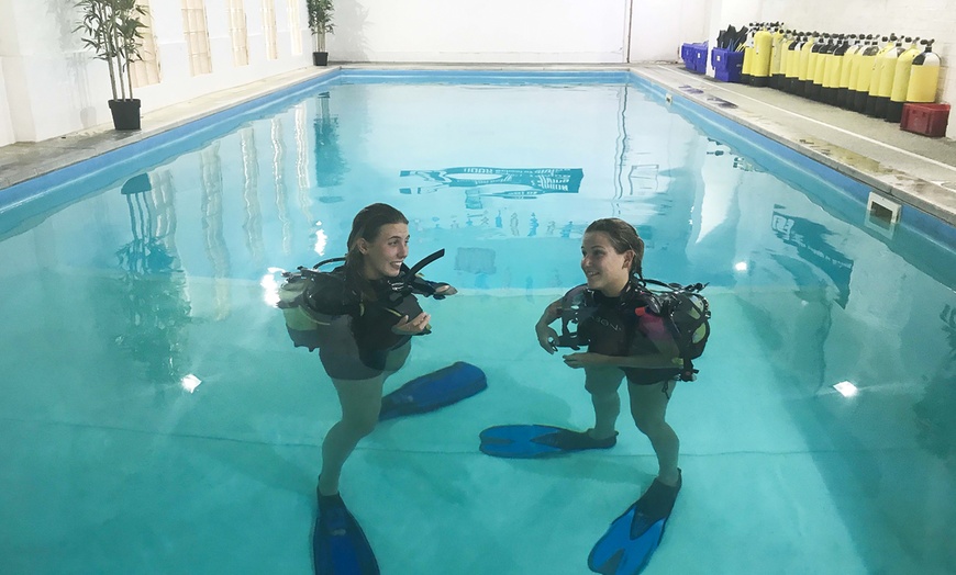 Image 2: Discover Scuba Diving Session