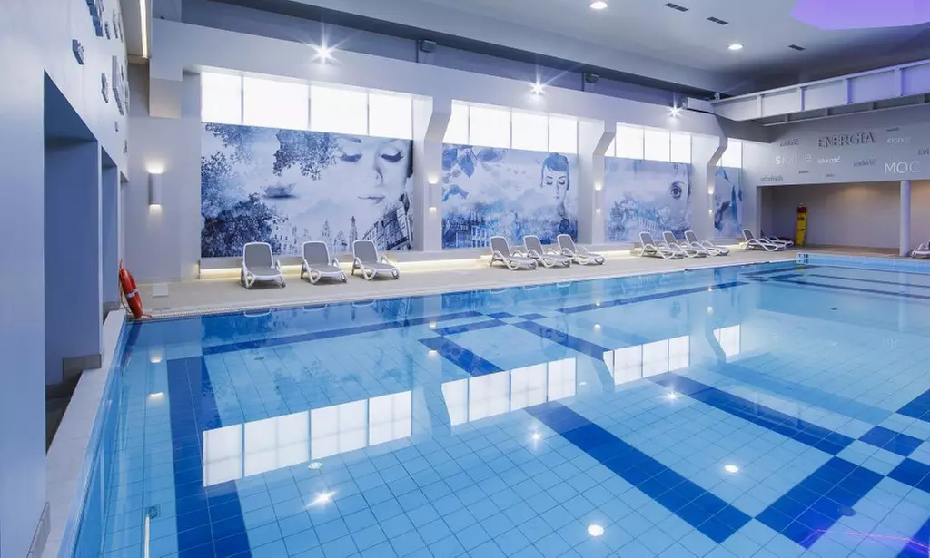 Raszyn k. Warszawy: pokój 2-os. z wyżywieniem, basenem i więcej