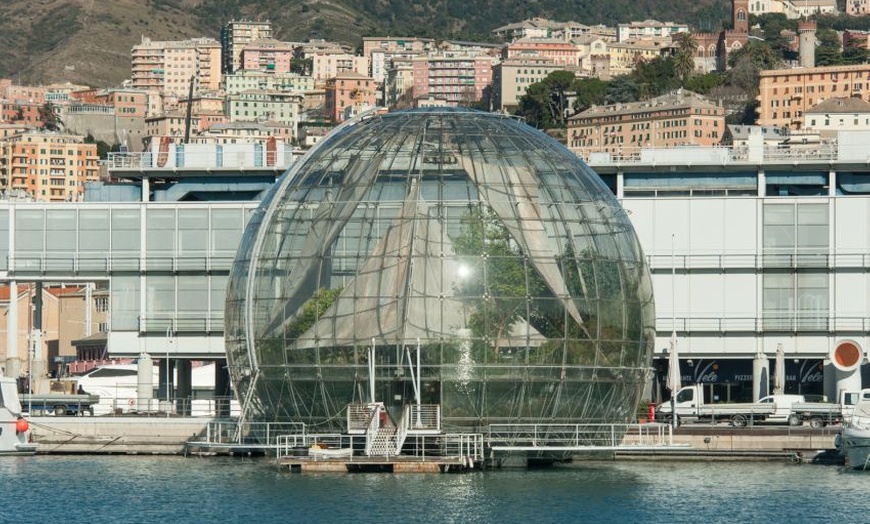 Image 10: Genova: 1 notte con colazione, Acquario, Biosfera e Mostra Illusioni 