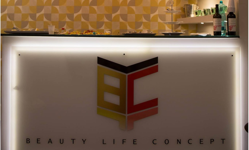 Image 8: 3 pieghe e un taglio da Beauty Life Concept