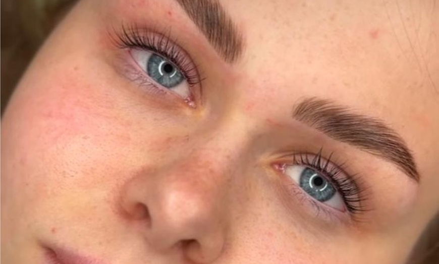 Image 1: Wimpern-Lifting und/oder Augenbrauen-Lifting inkl. Färben/Zupfen
