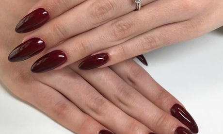 Ricostruzione unghie o allungamento in gel più ritocco al centro Jocelyne Nails (sconto fino a 50%)